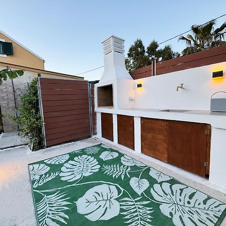 Burnelia Vacation House ليفكيمي المظهر الخارجي الصورة