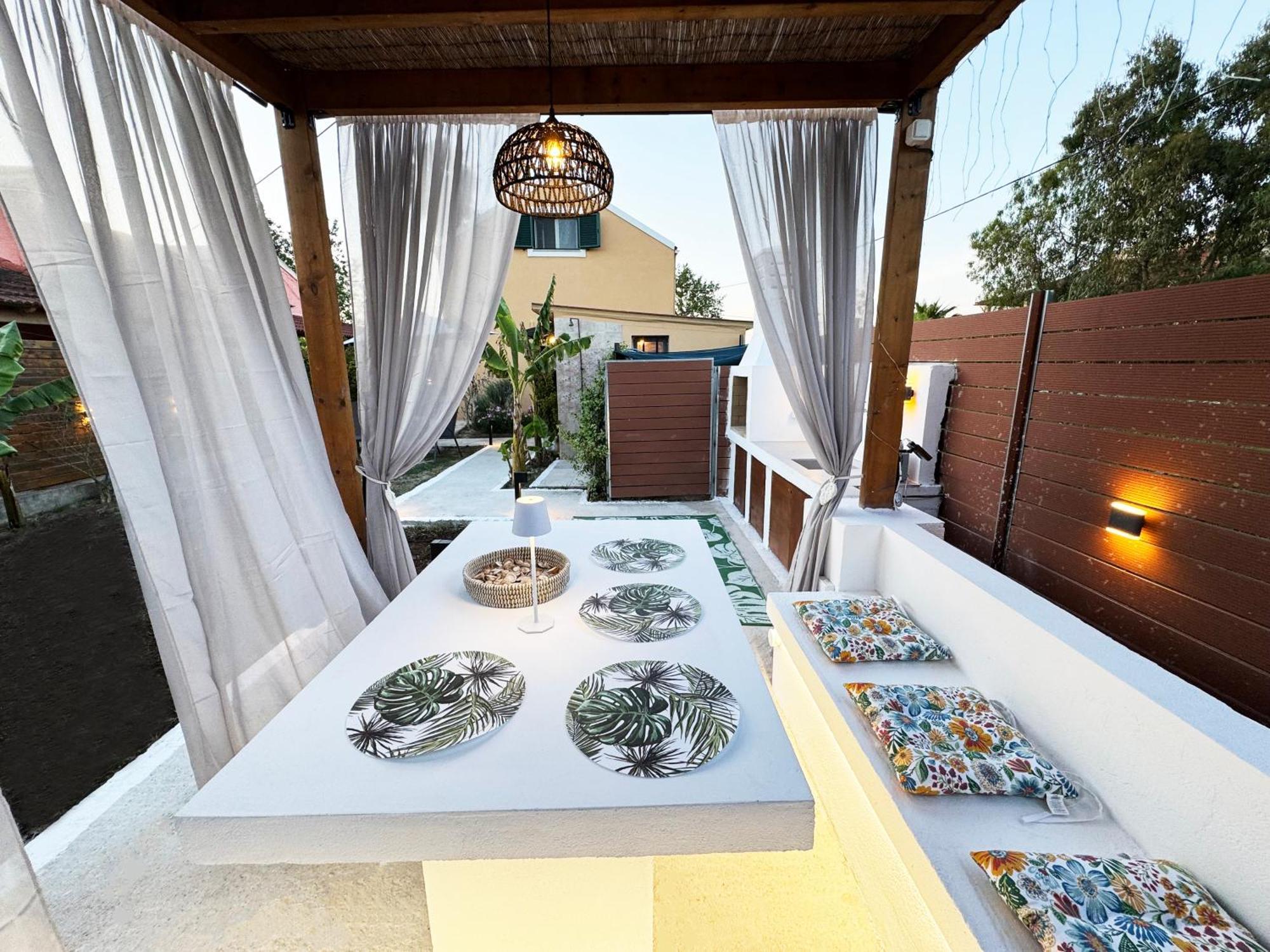 Burnelia Vacation House ليفكيمي المظهر الخارجي الصورة